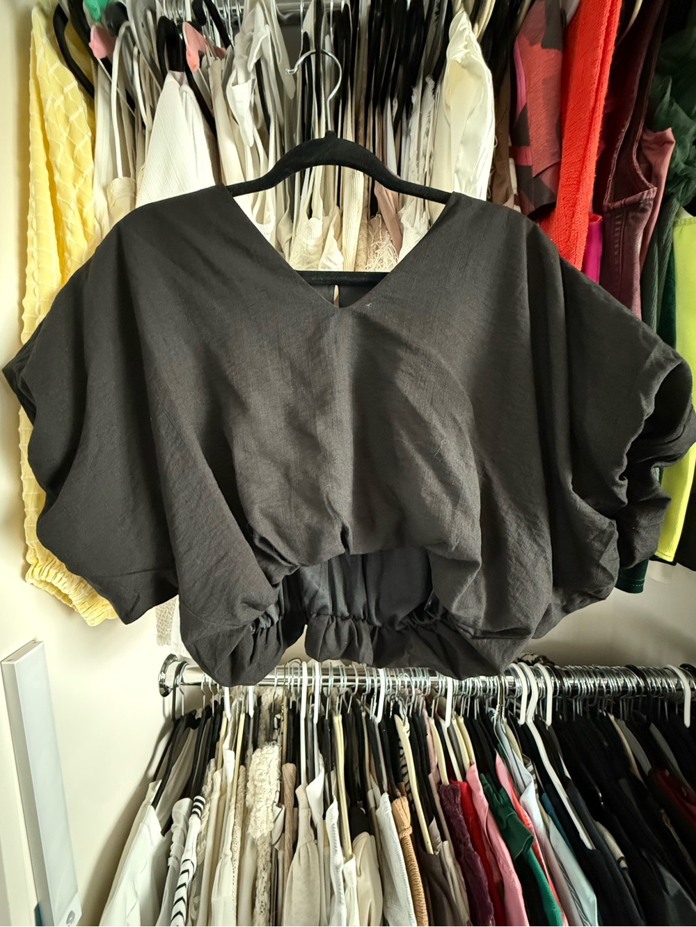 NWT ENTRO Relatable Fate Bubble Hem Top-Black-Size Small